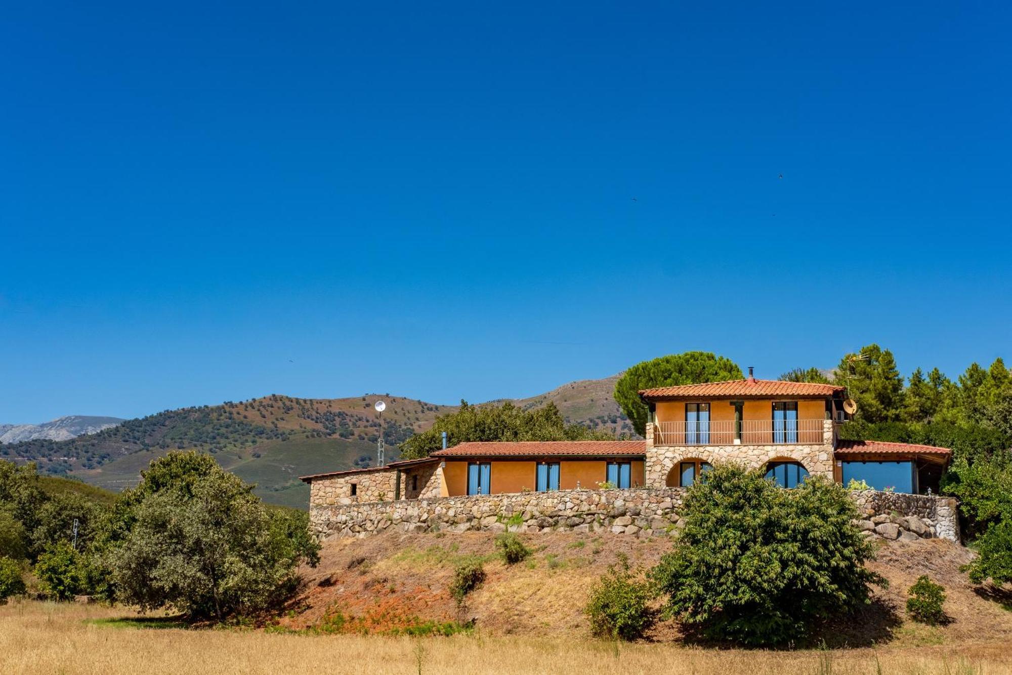 Amaltea Guest House Candeleda Exterior photo